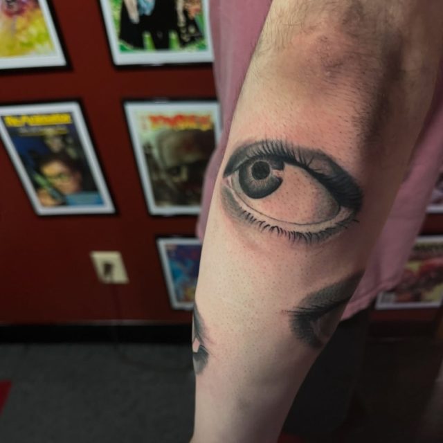 This one's definitely watching you back.

This black and grey realism piece has the detail, depth, and just enough creepy energy to make people look twice.

Would you rock something this eerie? Got an idea that's meant to grab attention? Book with Black Coffin and let's put it on skin: https://blackcoffintattoo.com/

#BlackCoffinTattoo #SaintPaulTattoo #TwinCitiesTattoo #MinnesotaTattoo #CustomTattoo #BlackworkTattoo #HorrorTattoo #SciFiTattoo #BodyPiercing #TattooShop